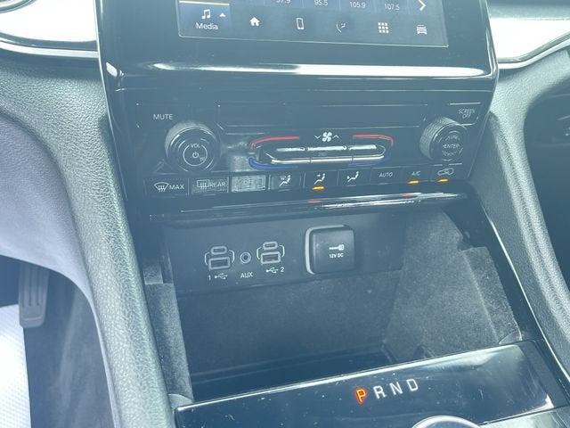 2022 Jeep Grand Cherokee L Laredo 4x4