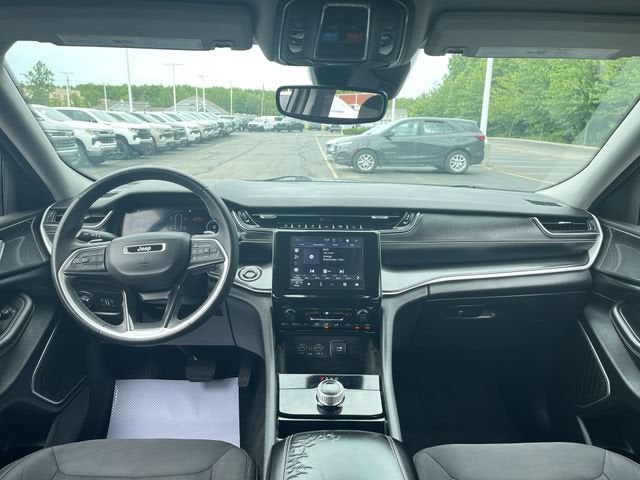 2022 Jeep Grand Cherokee L Laredo 4x4