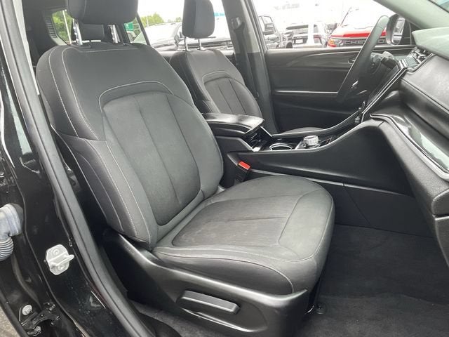 2022 Jeep Grand Cherokee L Laredo 4x4