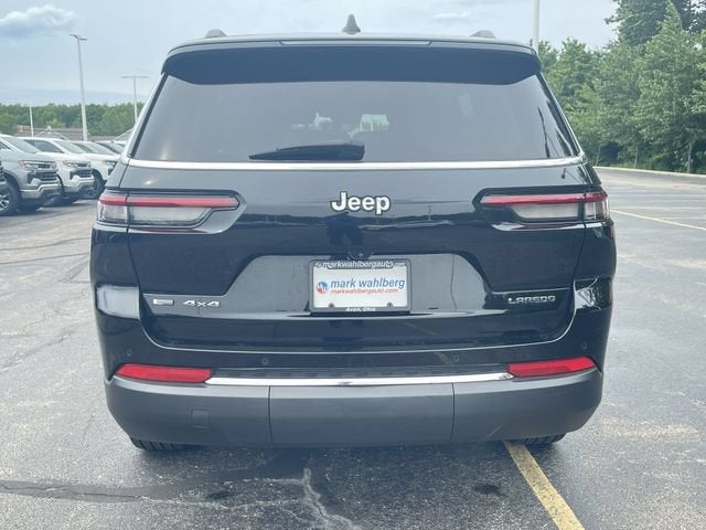 2022 Jeep Grand Cherokee L Laredo 4x4