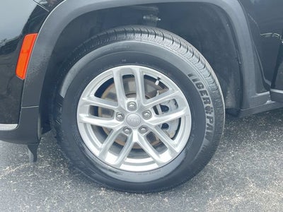 2022 Jeep Grand Cherokee L Laredo 4x4