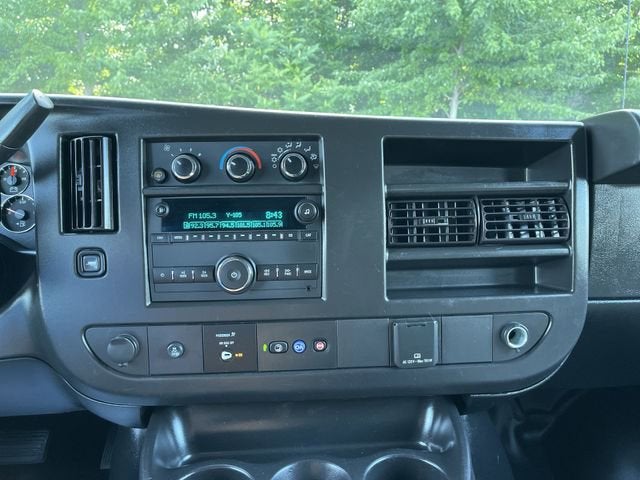 2023 Chevrolet Express Passenger 3500 1LS