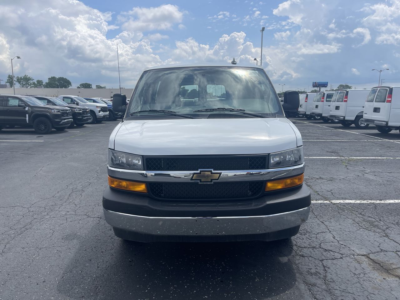 2025 Chevrolet Express Cargo WT