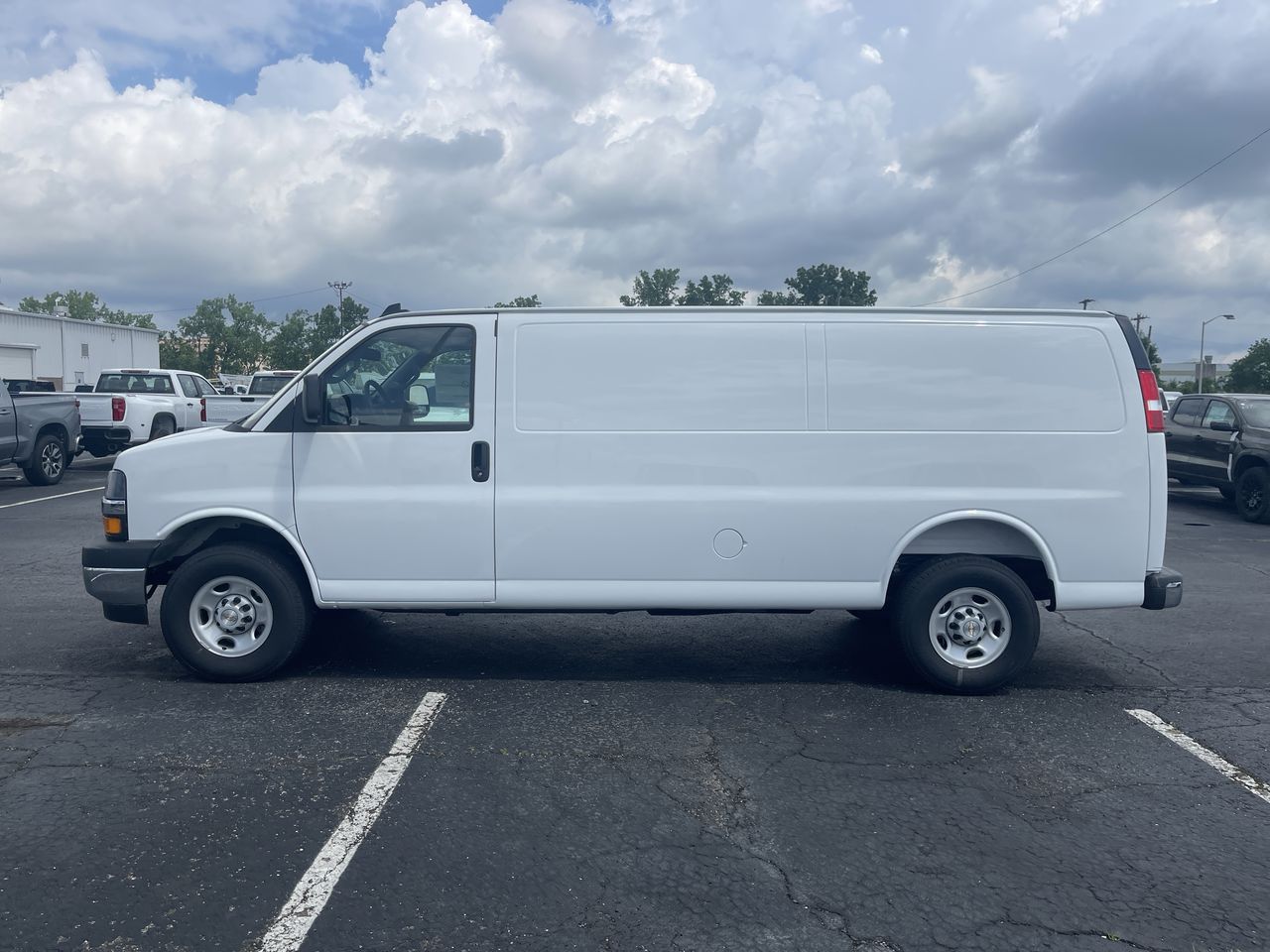 2025 Chevrolet Express Cargo WT