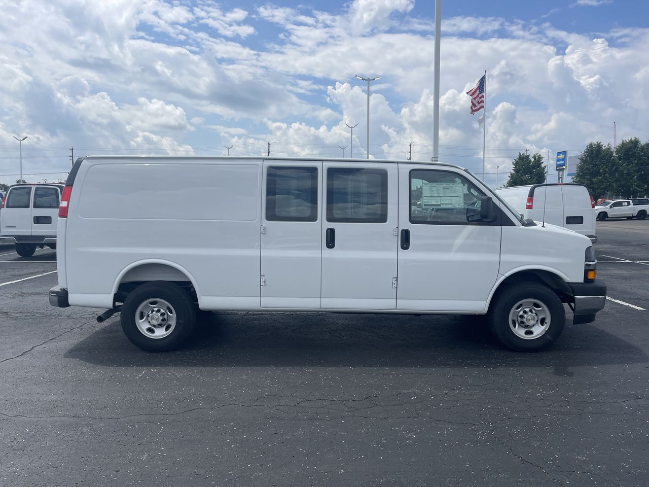 2025 Chevrolet Express Cargo WT