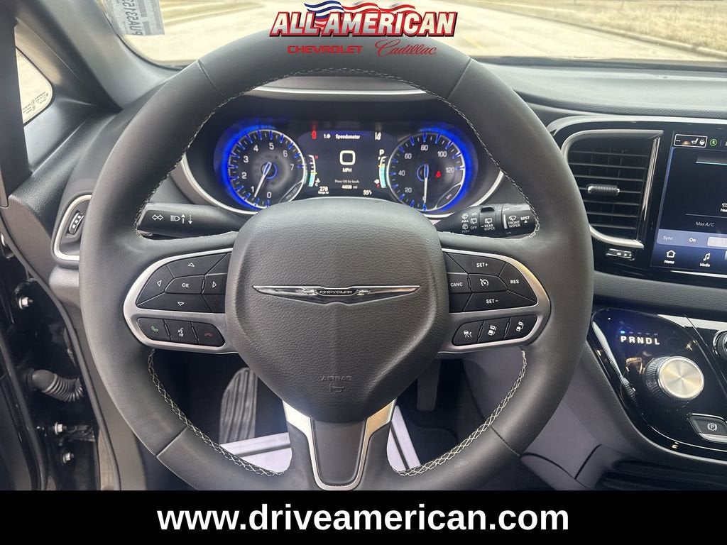 2025 Chrysler Pacifica Select