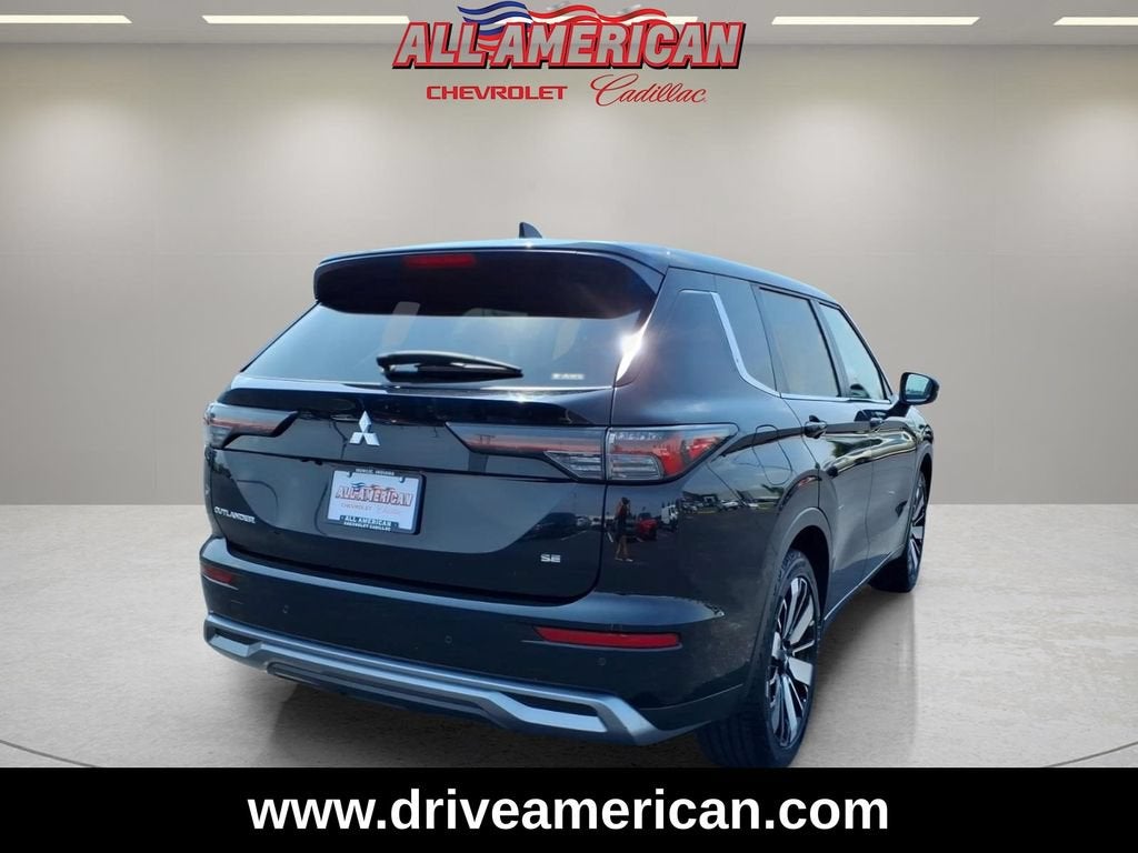 2025 Mitsubishi Outlander SE