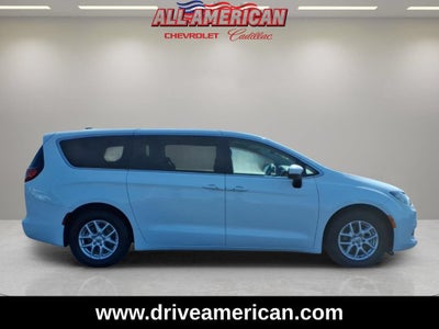 2023 Chrysler Voyager LX
