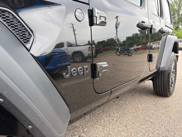 2025 Jeep Wrangler 4-Door Summit 4x4