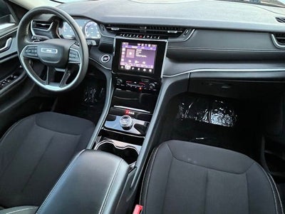 2023 Jeep Grand Cherokee Laredo 4x4