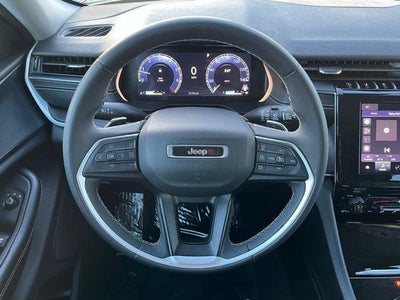 2023 Jeep Grand Cherokee Laredo 4x4