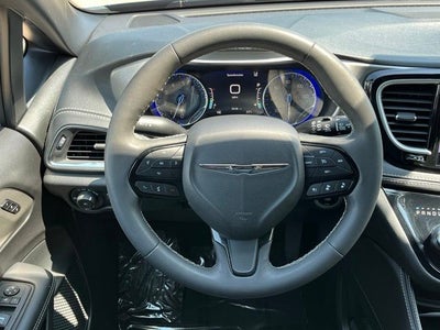 2023 Chrysler Pacifica Limited AWD