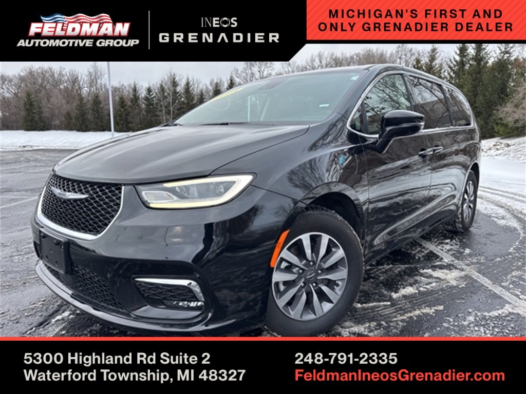 2024 Chrysler Pacifica Hybrid Select