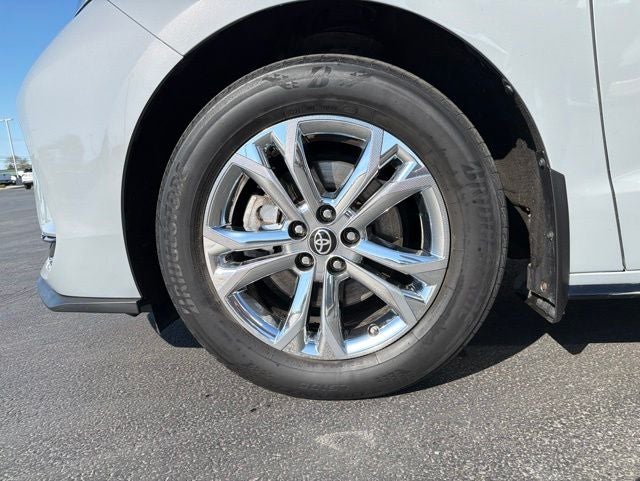 2023 Toyota Sienna XSE 7 Passenger