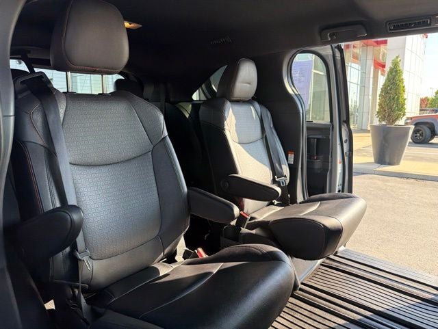2023 Toyota Sienna XSE 7 Passenger