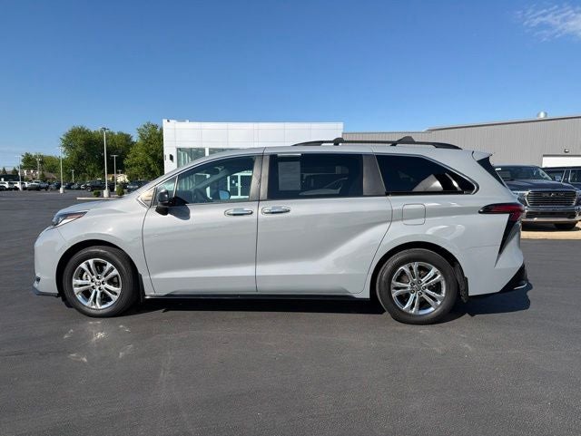 2023 Toyota Sienna XSE 7 Passenger