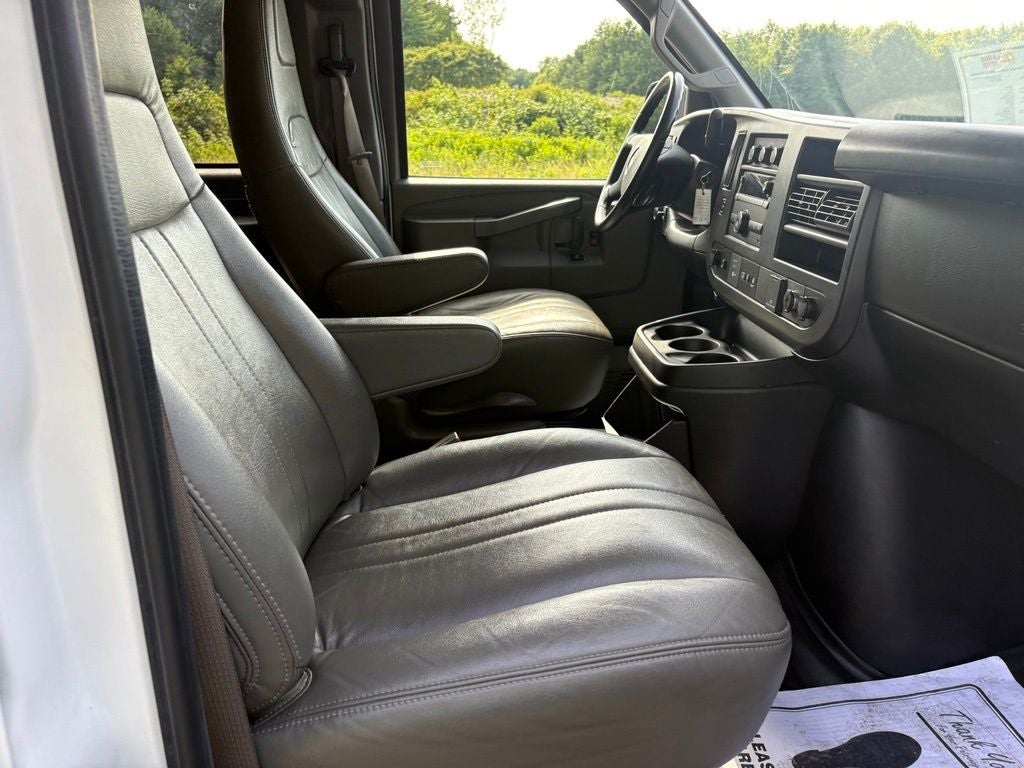 2023 Chevrolet Express 3500 LS Passenger