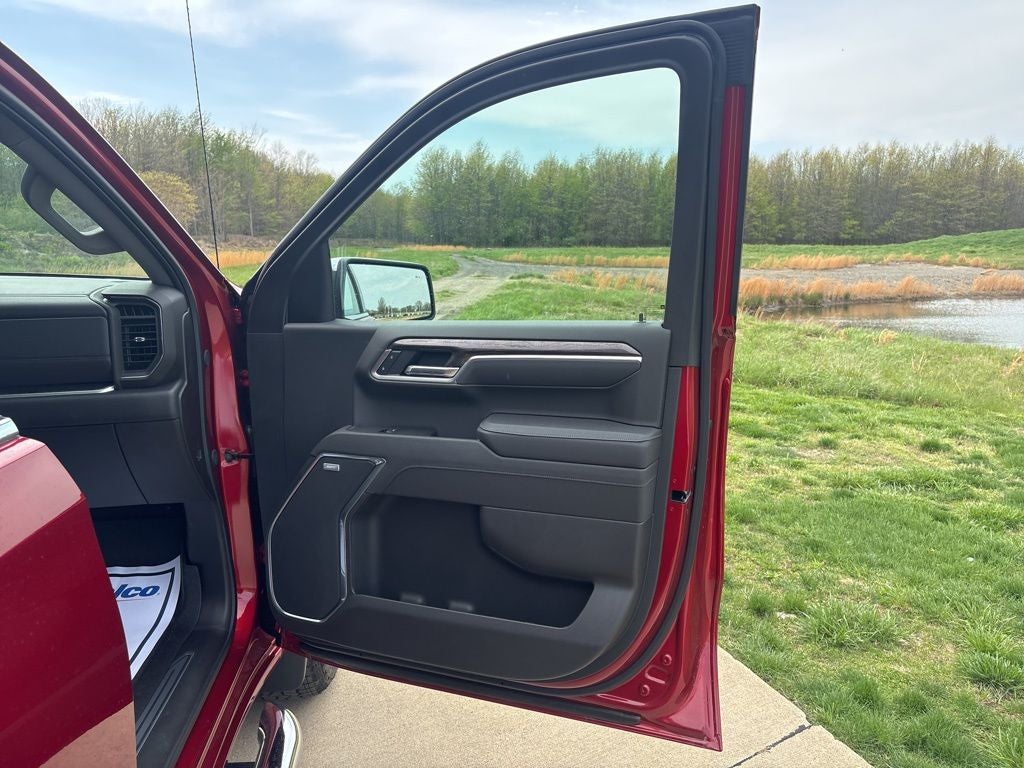 2025 Chevrolet Silverado 1500 LTZ