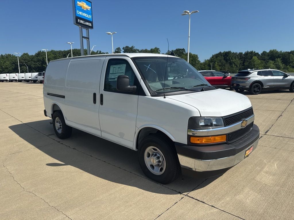 2025 Chevrolet Express 2500 Work Van Cargo