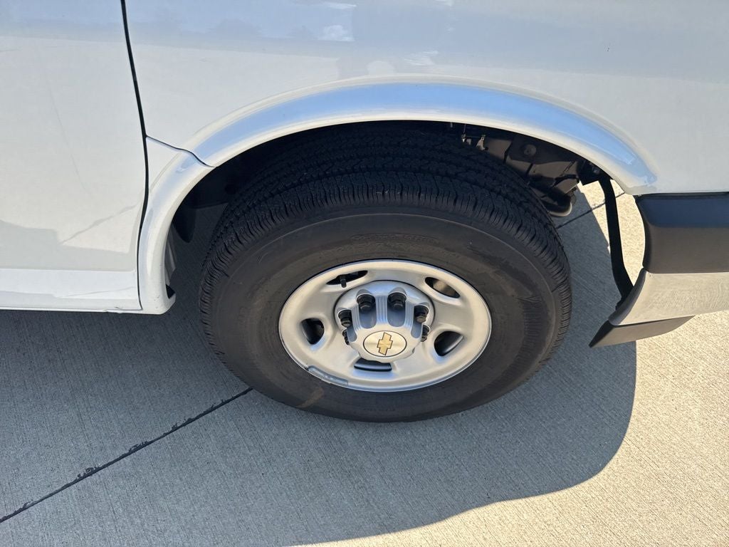 2025 Chevrolet Express 2500 Work Van Cargo