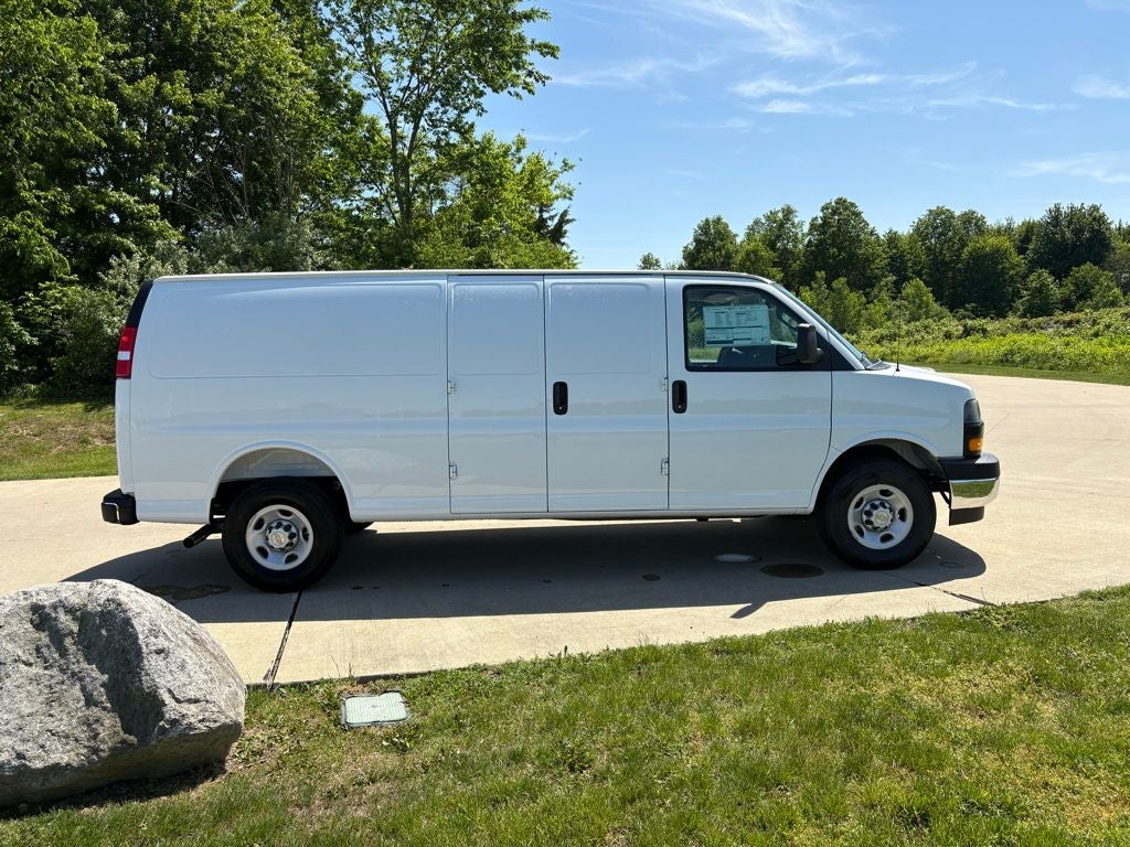 2026 Chevrolet Express 3500 Work Van Cargo