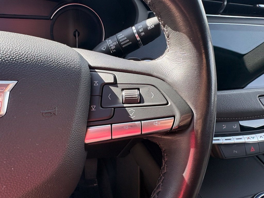2023 Cadillac XT4 Premium Luxury