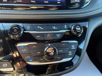 2023 Chrysler Pacifica Touring