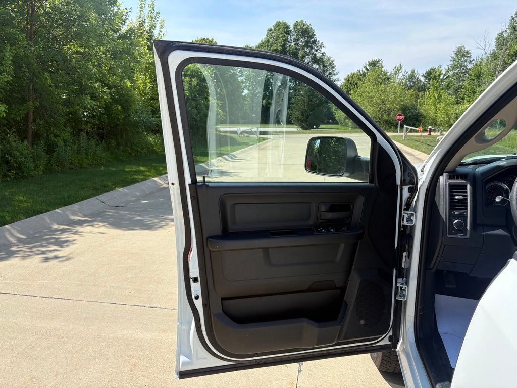 2022 RAM 1500 Classic Tommy Gate