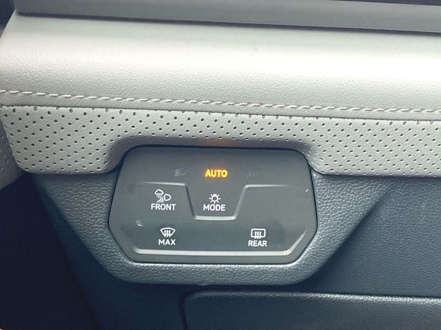 2024 Volkswagen Atlas 2.0T Peak Edition SEL