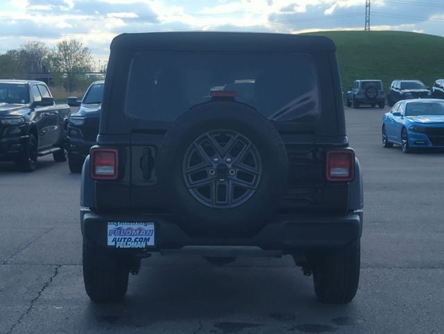 2025 Jeep Wrangler 4-Door Summit 4x4