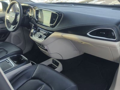 2024 Chrysler Pacifica Hybrid Select