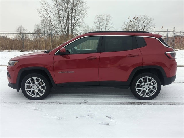 2023 Jeep Compass Latitude Lux FWD