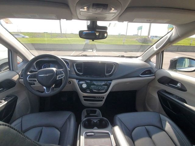 2024 Chrysler Pacifica Hybrid Select