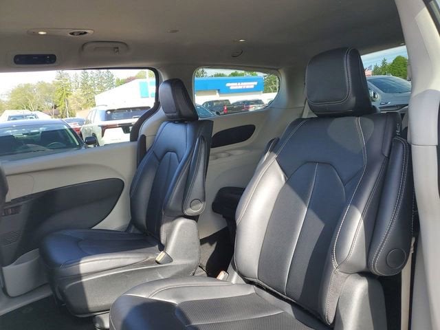 2024 Chrysler Pacifica Hybrid Select