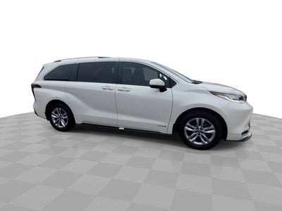 2021 Toyota Sienna XLE