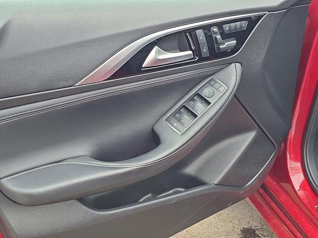 2017 INFINITI QX30 Premium