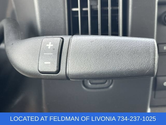 2025 Chevrolet Express Passenger 1LT
