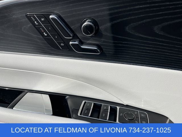 2024 Cadillac LYRIQ Luxury 1