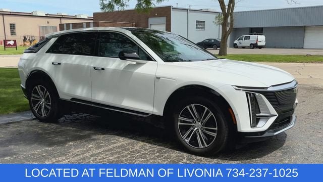 2024 Cadillac LYRIQ Luxury 2