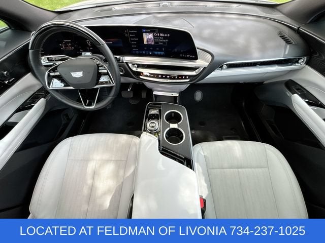 2024 Cadillac LYRIQ Luxury 2