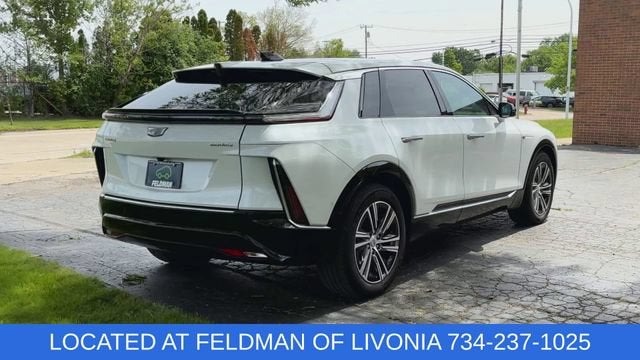 2024 Cadillac LYRIQ Luxury 2