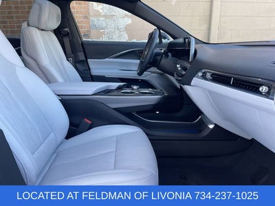 2024 Cadillac LYRIQ Luxury 2