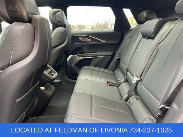 2024 Cadillac LYRIQ Sport 2