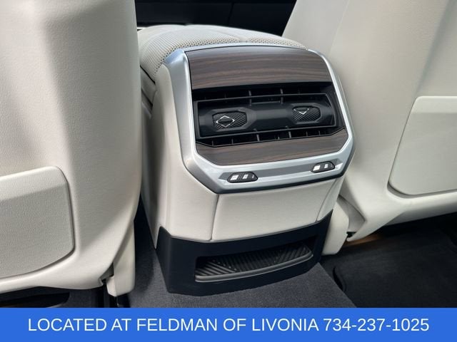 2024 BMW 740i xDrive