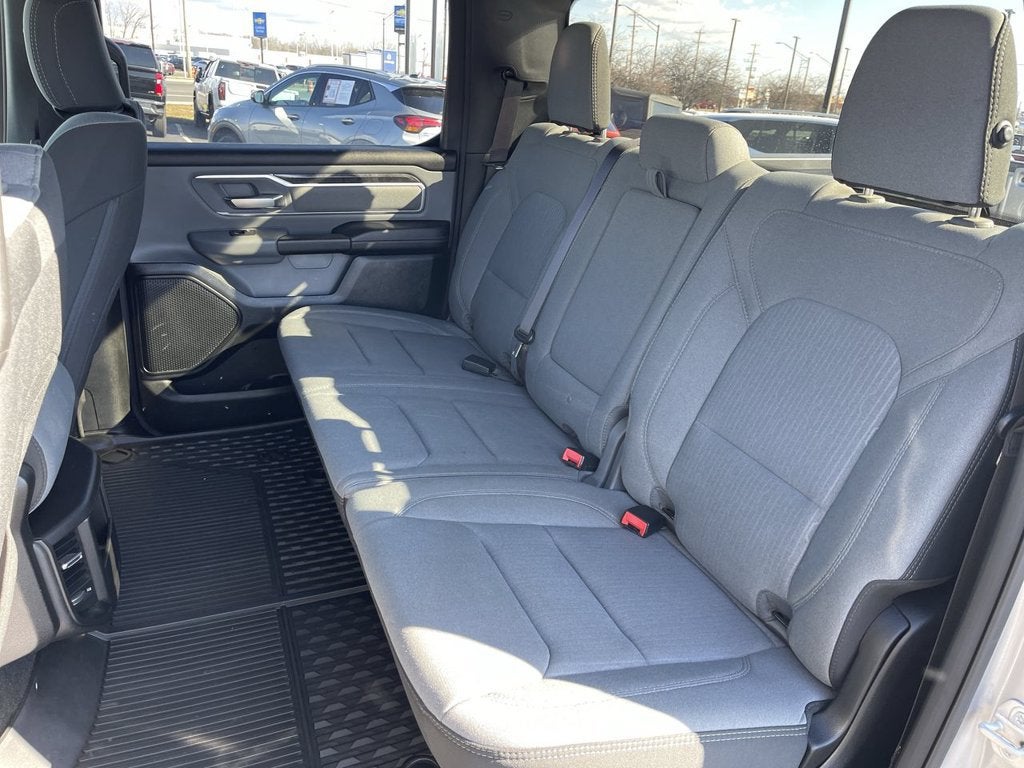 2021 RAM 1500 Big Horn Crew Cab 4x4 5'7" Box