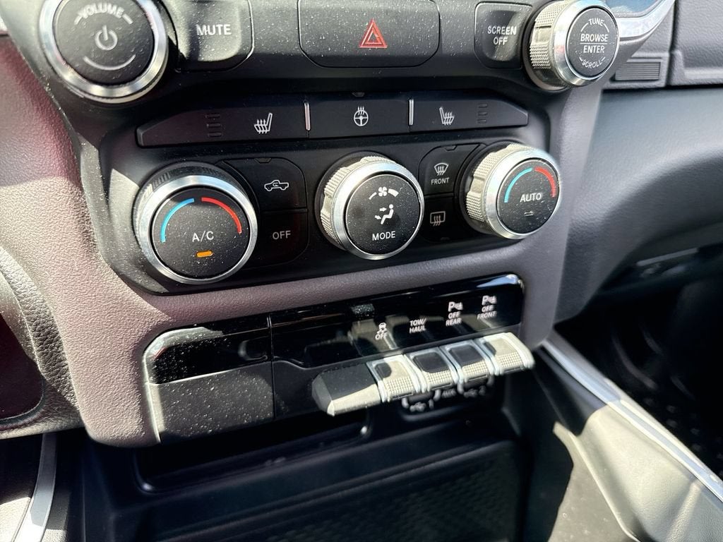 2023 RAM 1500 Big Horn Crew Cab 4x4 5'7" Box