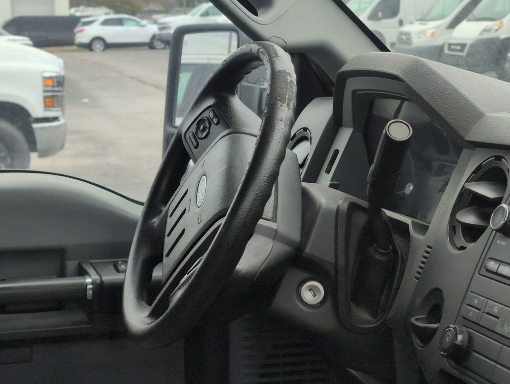 2013 Ford Super Duty F-350 DRW XL