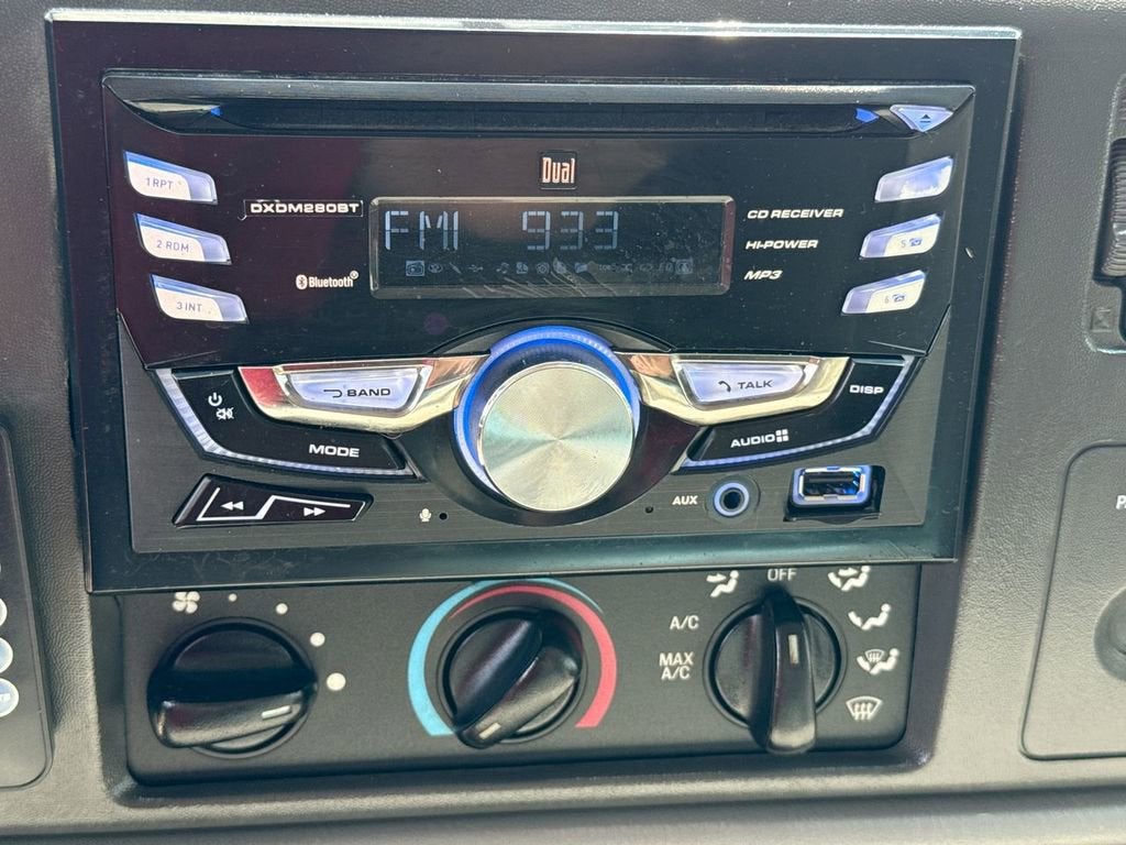 2004 Ford Super Duty F-350 SRW XL