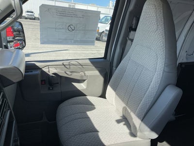 2025 Chevrolet Express Cargo WT