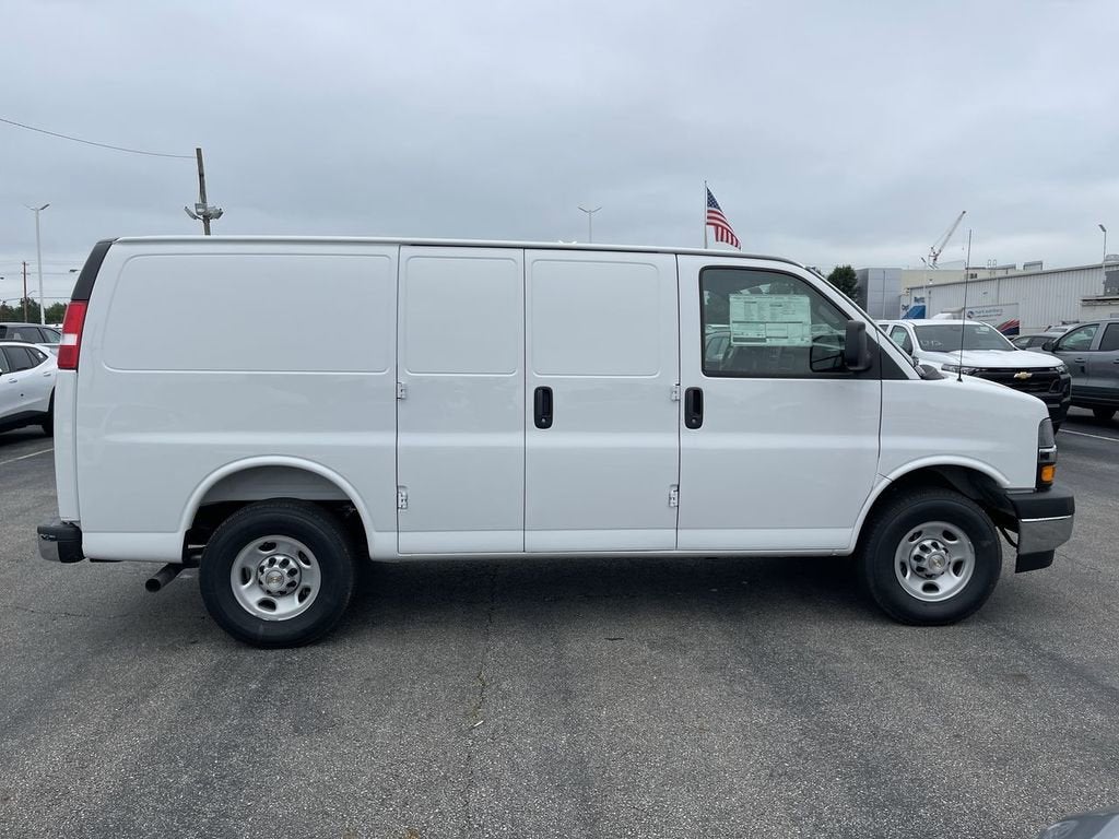 2025 Chevrolet Express Cargo 2500 WT